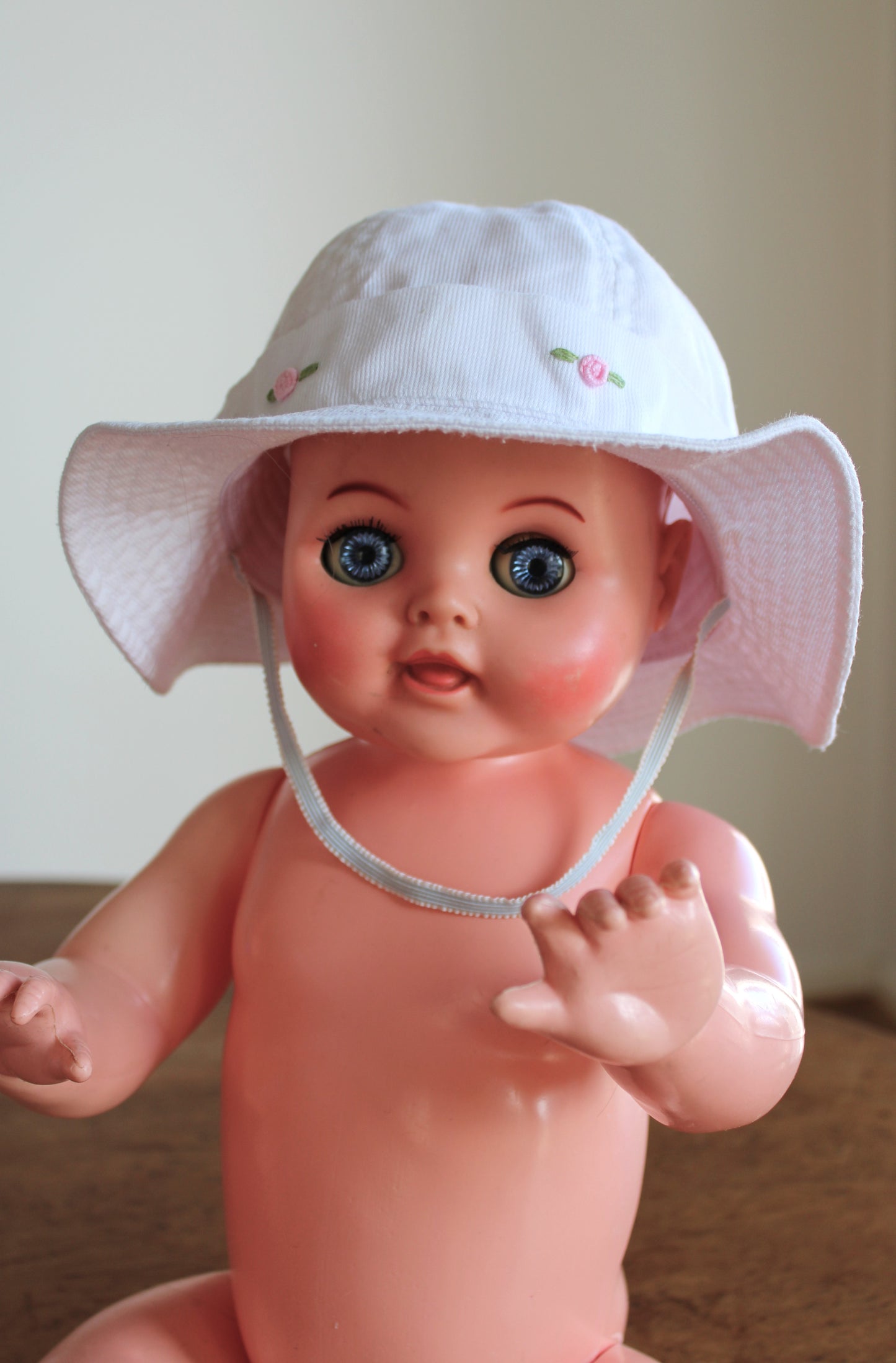 Lyndon baby's rosebud sunhat