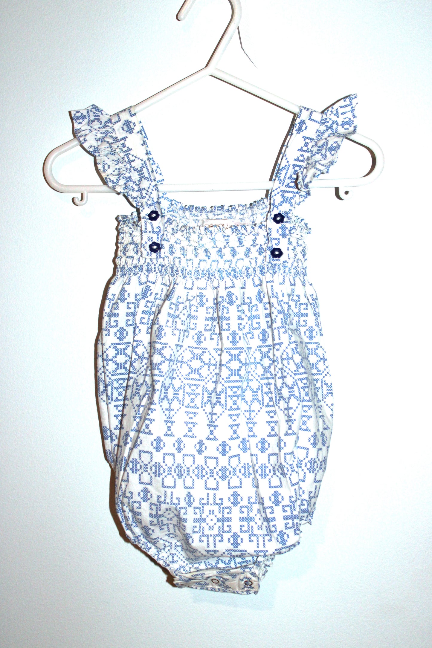 Peggy Glue/white baby romper